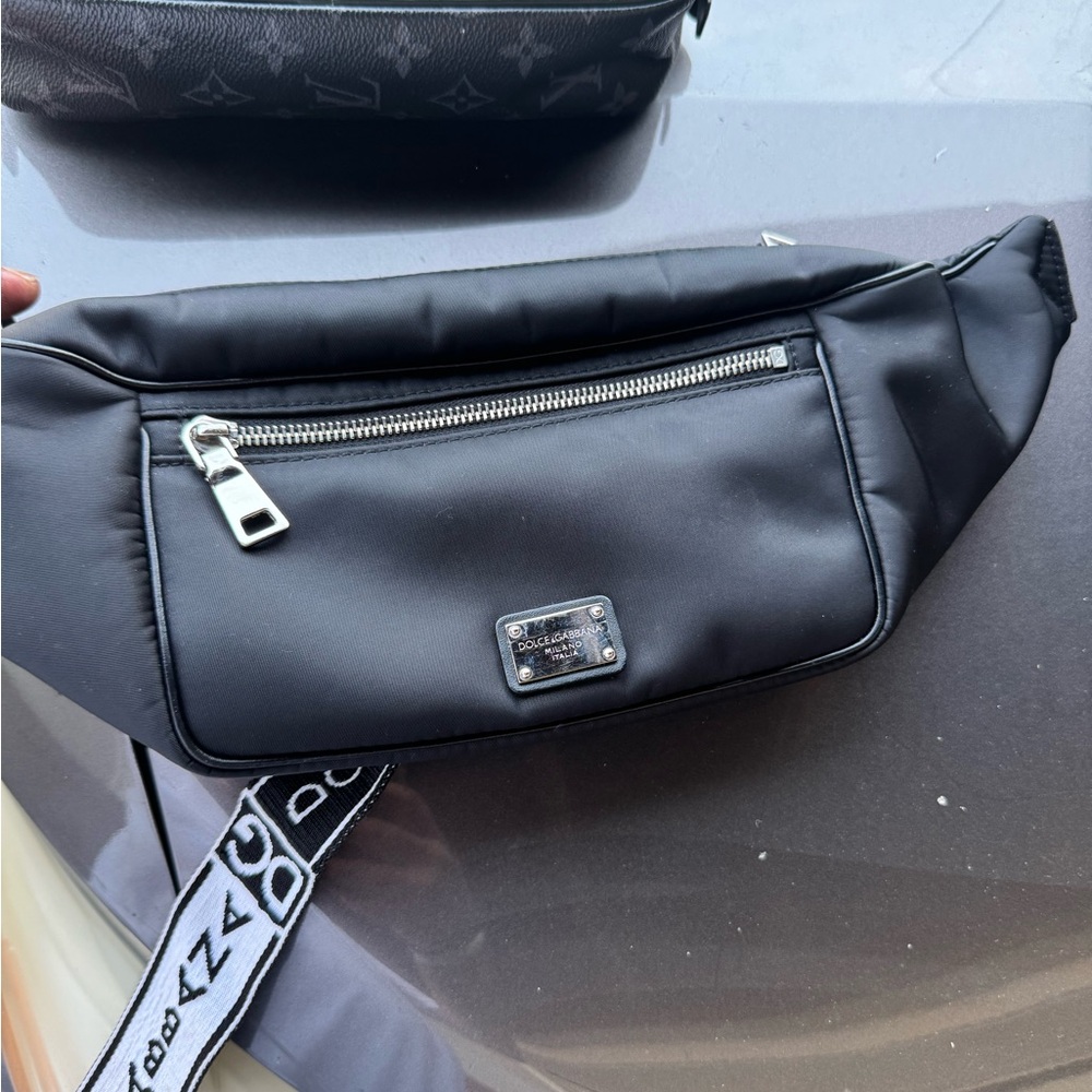 Dolce & Gabbana Black Belt Bag Sleek Design